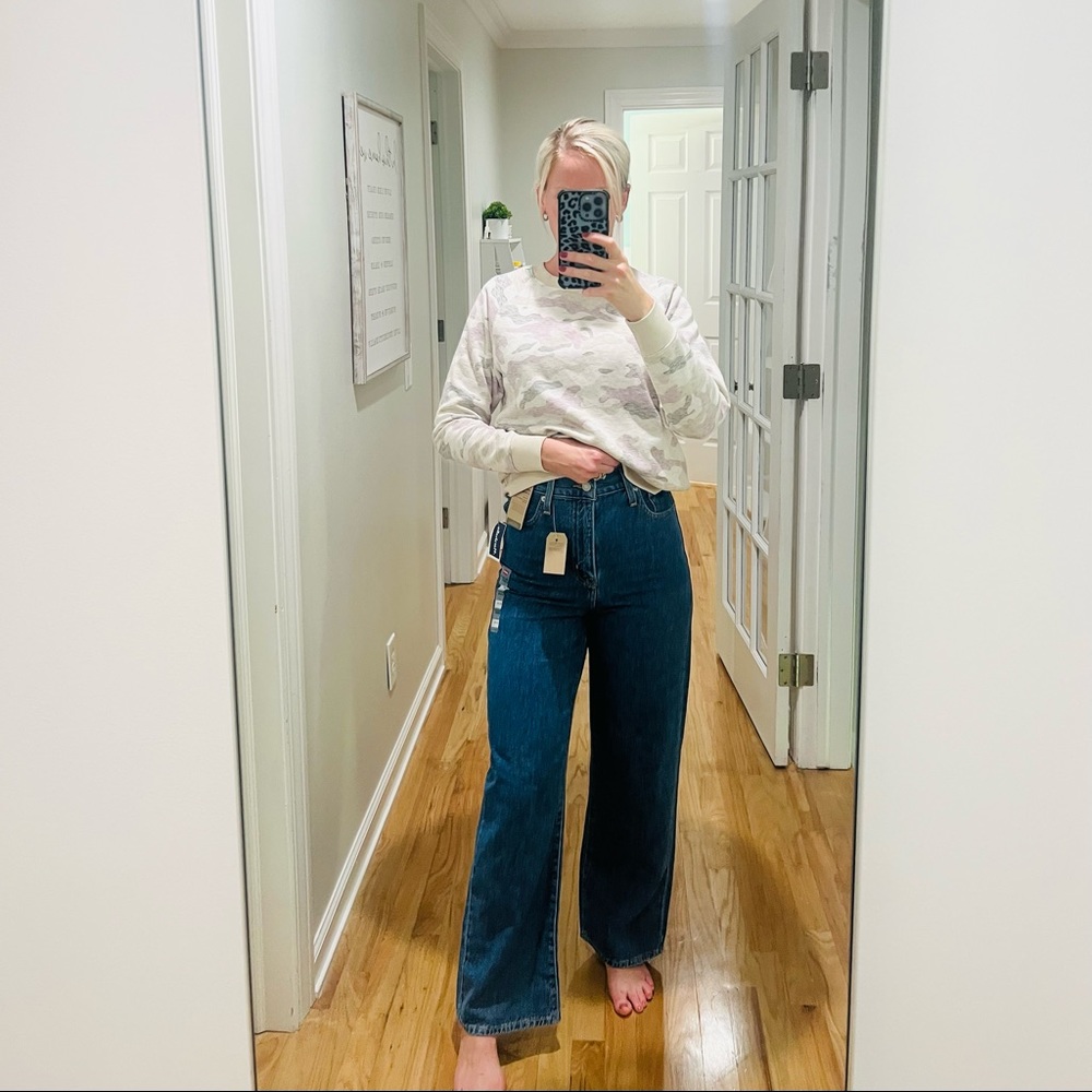 Levi’s high waisted straight 26x29 womens denim